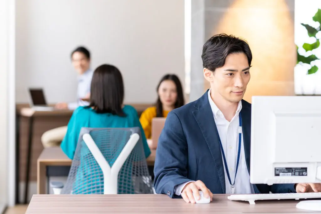 【無料も】担当者の負担を減らして業務を効率化したい場合はシステムを活用してみよう!